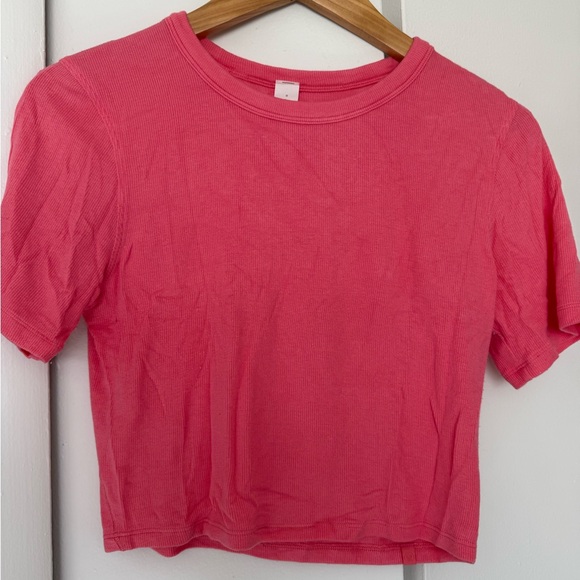 lululemon athletica Vibrant Pink Short Sleeve Tee - Picture 1 of 2